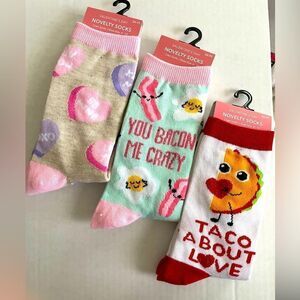 3 PAIR VALENTINE SOCKS, NWT